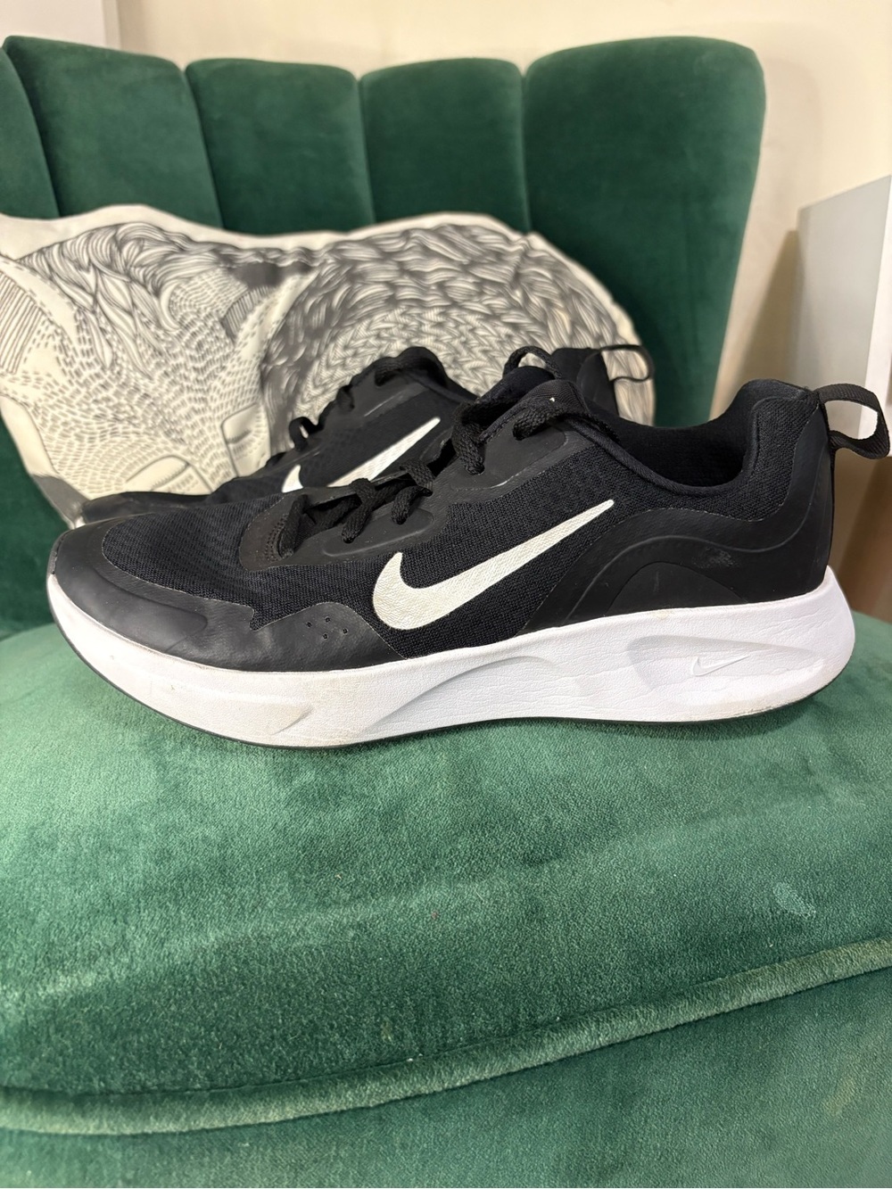Nike Black and White Women's Athletic Sneakers Silver Logo